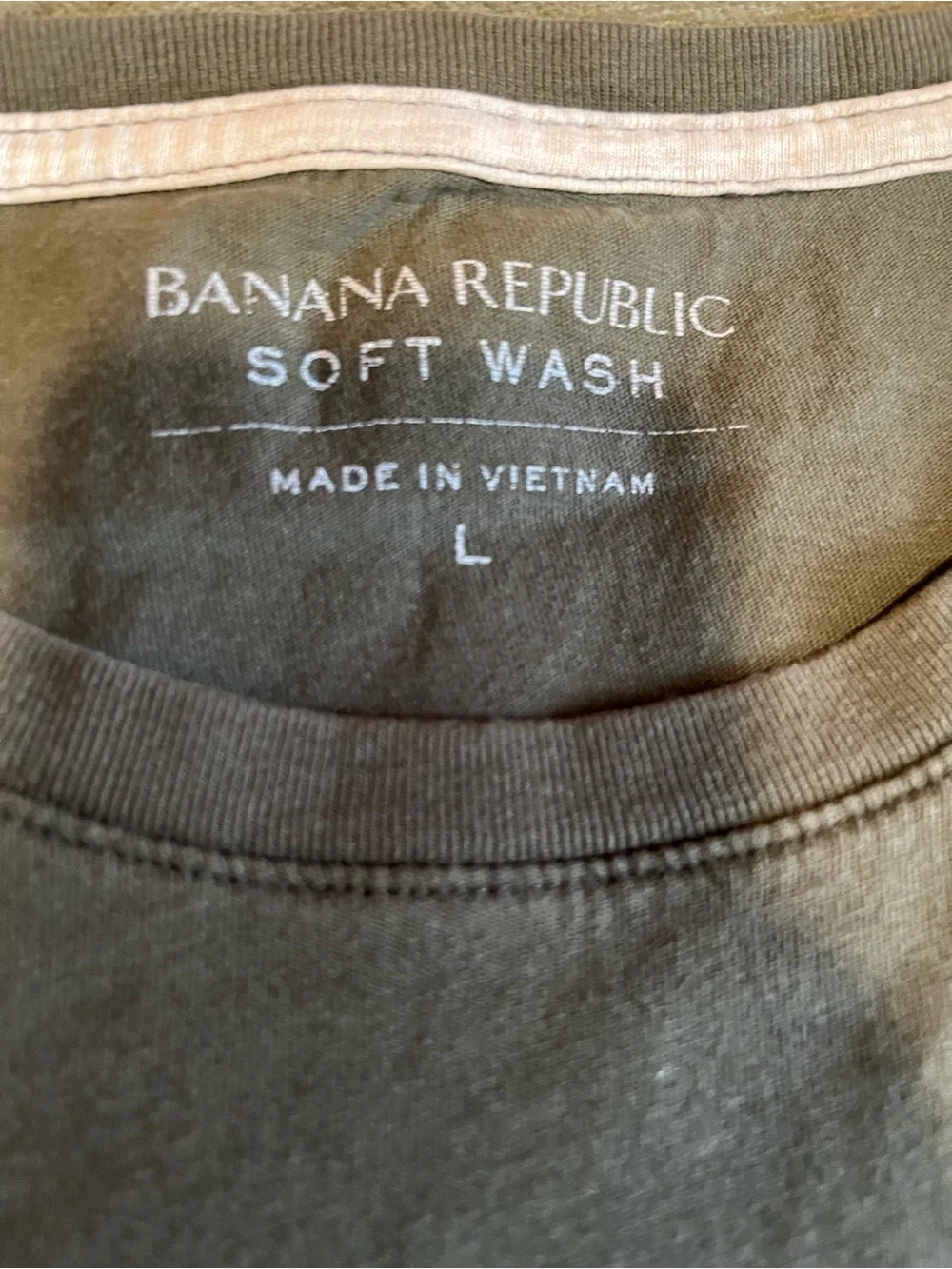 Banana Republic Men's Olive Crew Neck Short Sleeve Tee